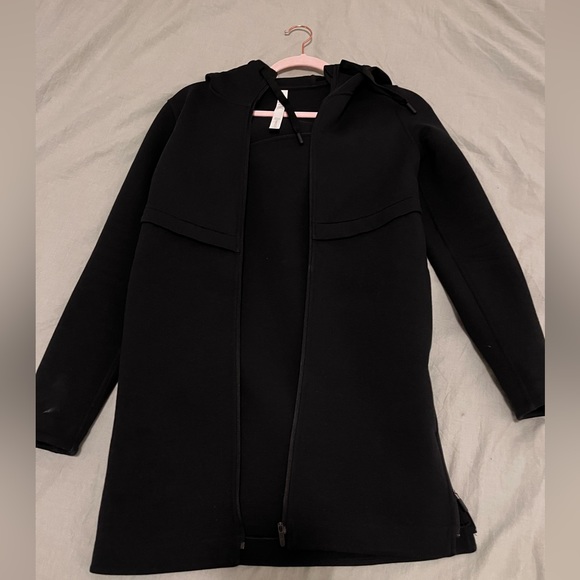 Lululemon size 0 Jacket NWOT - Picture 3 of 6